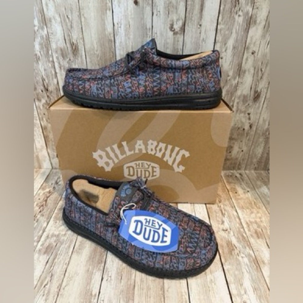 BILLABONG- HEY DUDE Wally in Black Multi, Size 41, men’s size 8. NEW IN BOX!